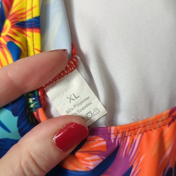 Vintage floral bathing suit. No brand. Zipper front. Women's XL bathing suit. - Picture 5 of 5